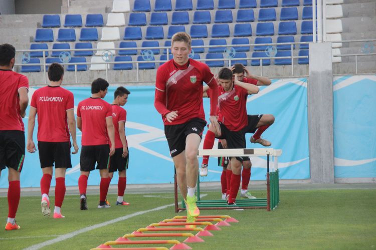 Rustam Nartadjiev FC Lokomotiv Uzbekistan 