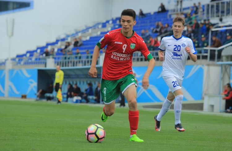 FK Lokomotiv Tashkent 2017 football club - Ikrom Alibaev ALIBOYEV -