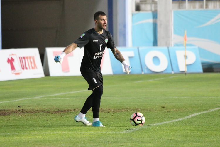 Ignatioy Nesterov FC Lokomotiv Uzbekistan GK